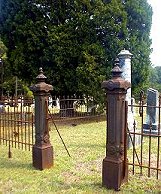 Entrance to Cummings Family Plot, Fulton Cemetery